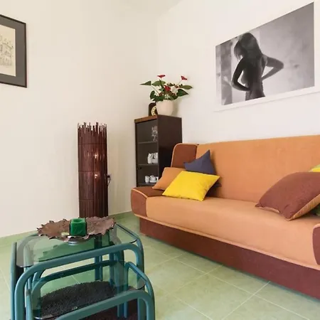 Two Bedroom Valdebecco For 5 Persons Апартаменты Пула